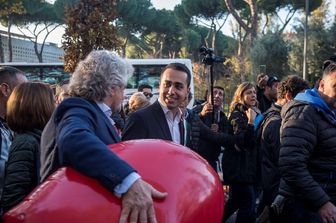 &nbsp;Luigi di Maio con Beppe Grillo alla Camminata per la Costituzione