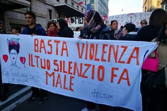 &nbsp; Centomila donne in marcia contro la violenza (Foto da Facebook)