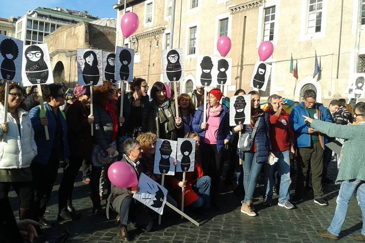 &nbsp; Centomila donne in marcia contro la violenza (Foto da Facebook)