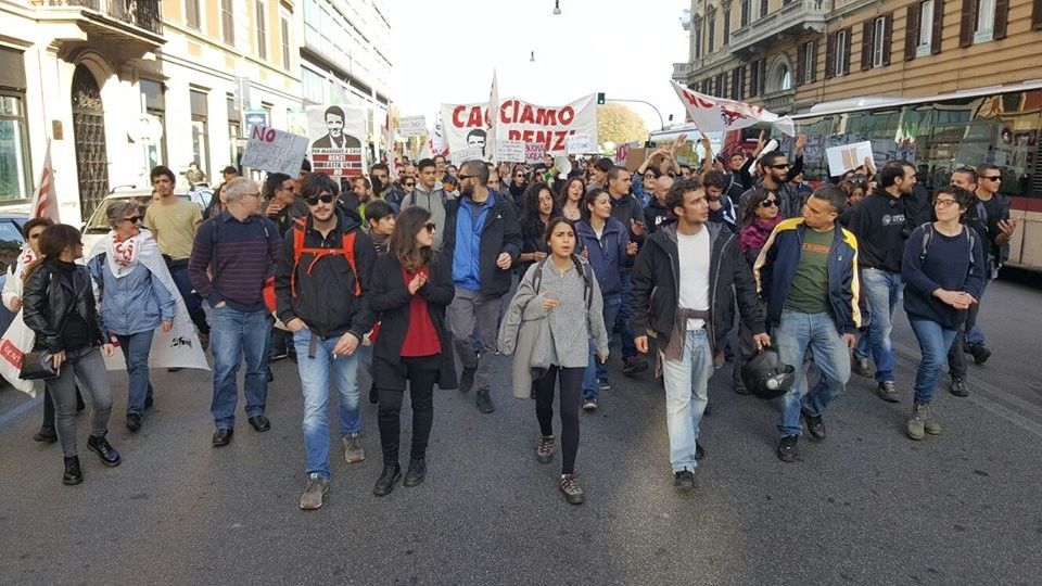 &nbsp; Antagonisti per il No in marcia a Roma&nbsp;(Foto da Facebook)