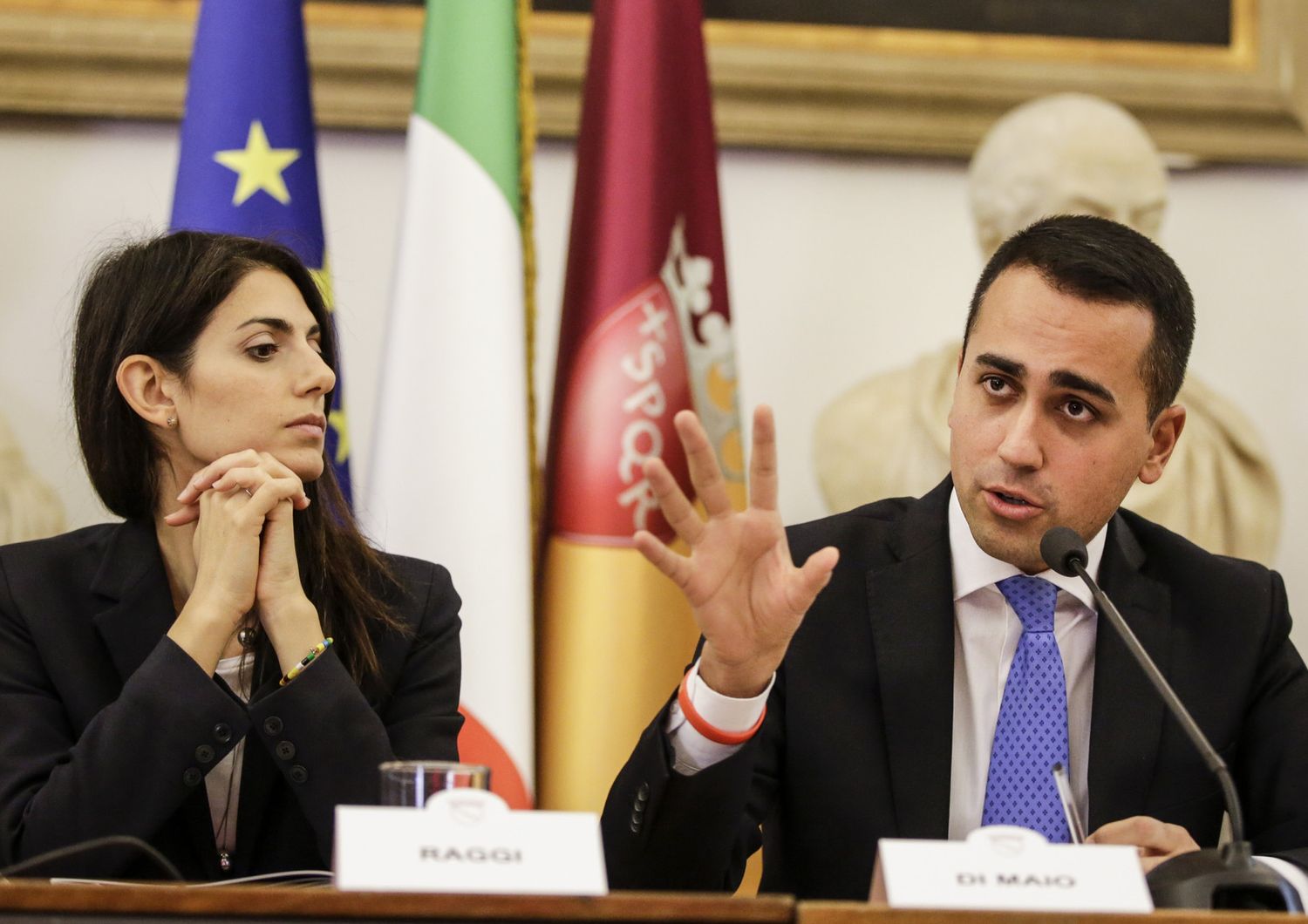 &nbsp;Raggi e Di Maio in Campidoglio (Agf)