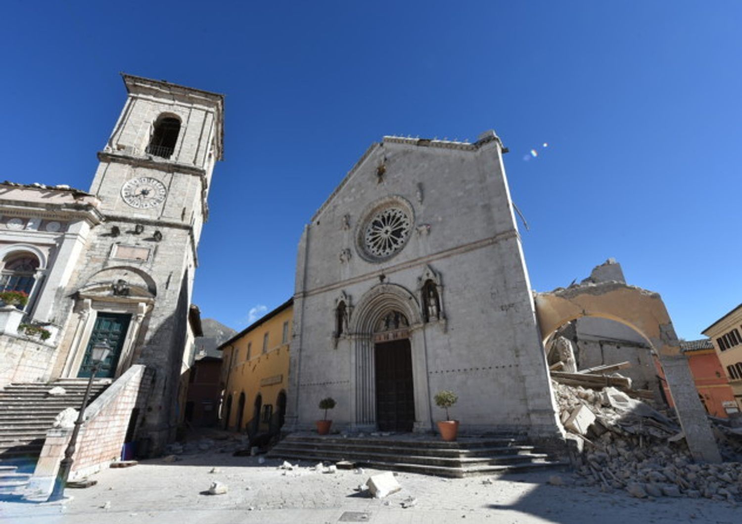 Cento giorni dal sisma, come si vive tra le macerie