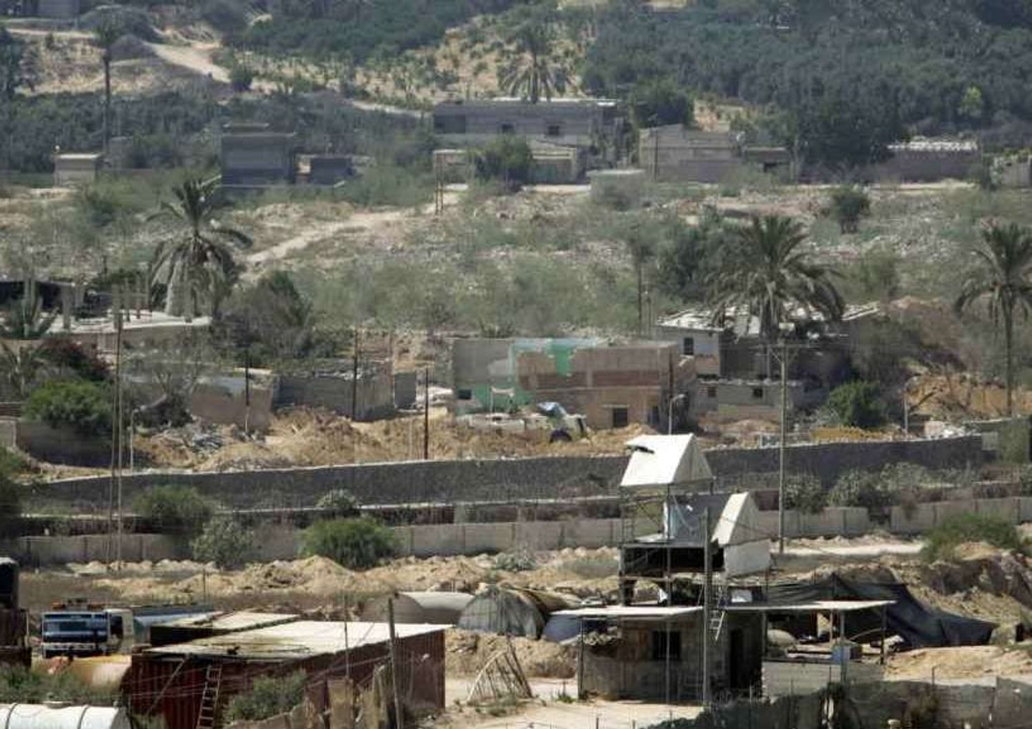 Egyptian troops kill 17 militants in Sinai