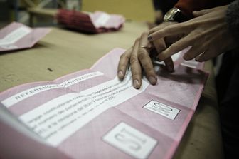 Con il 40% seggi italiani scrutinati, il NO &egrave; al 59,54%