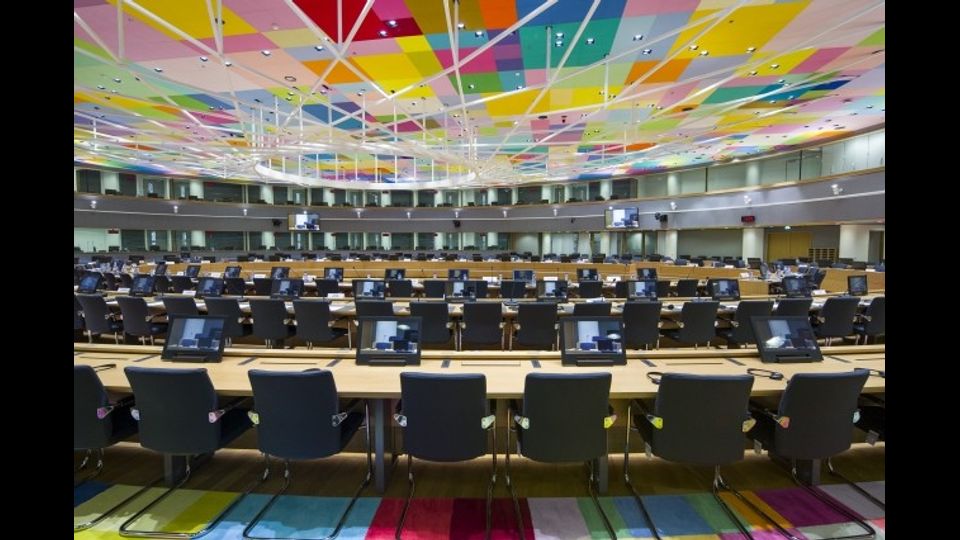 Le riunioni dei capi di Stato e di governo e una buona parte di&nbsp; quelle fra i ministri si svolgeranno nel nuovo edificio mentre&nbsp;resteranno nel vecchio la maggior parte degli uffici e lo spazio per la&nbsp;stampa (Copyright: Philippe Samyn and Partners architects &amp; engineers - lead and design partner, Studio Valle Progettazioni architects, Buro Happold engineers - Colour compositions by Georges Meurant)