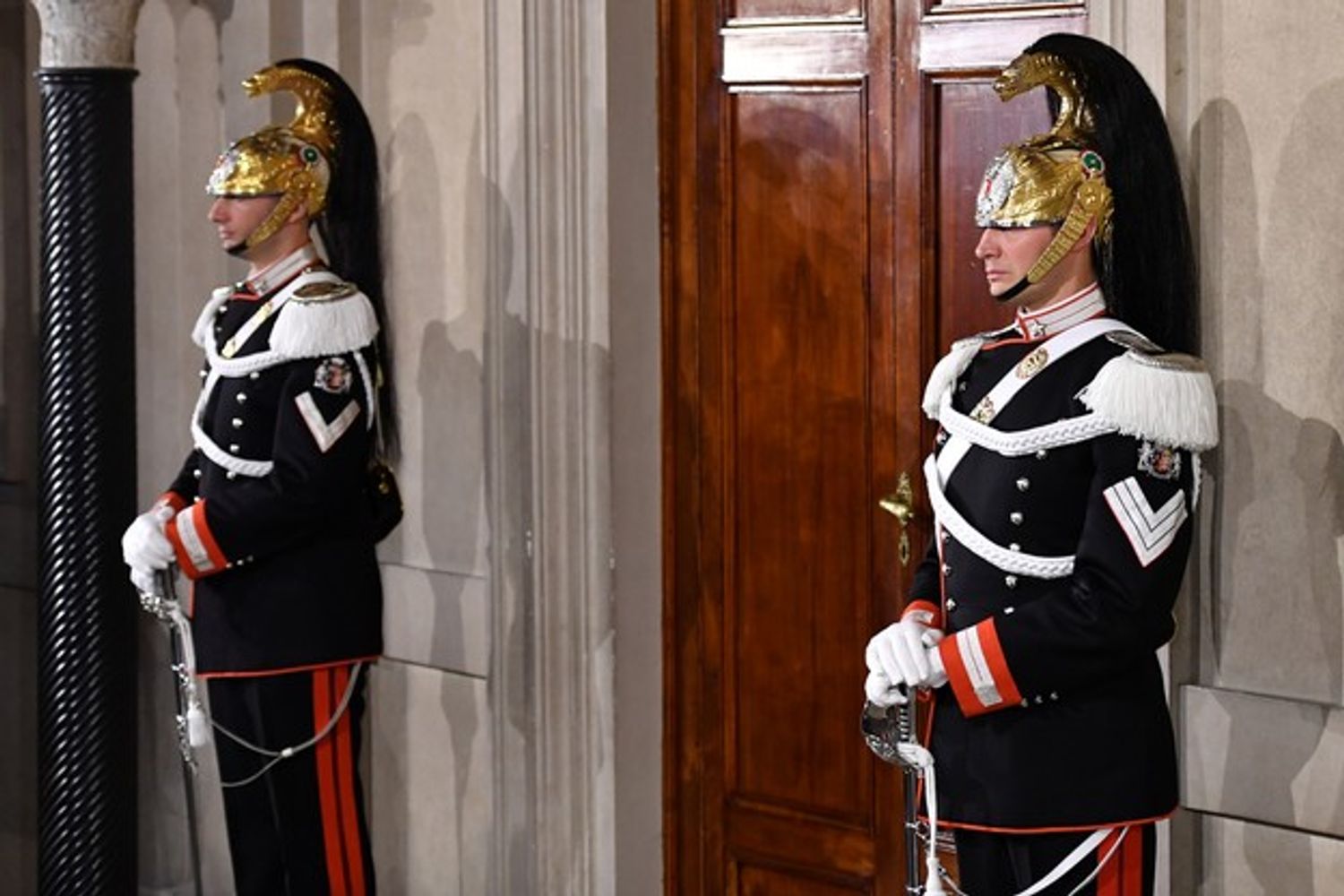 &nbsp;Consultazioni corazzieri guardie quirinale (afp)