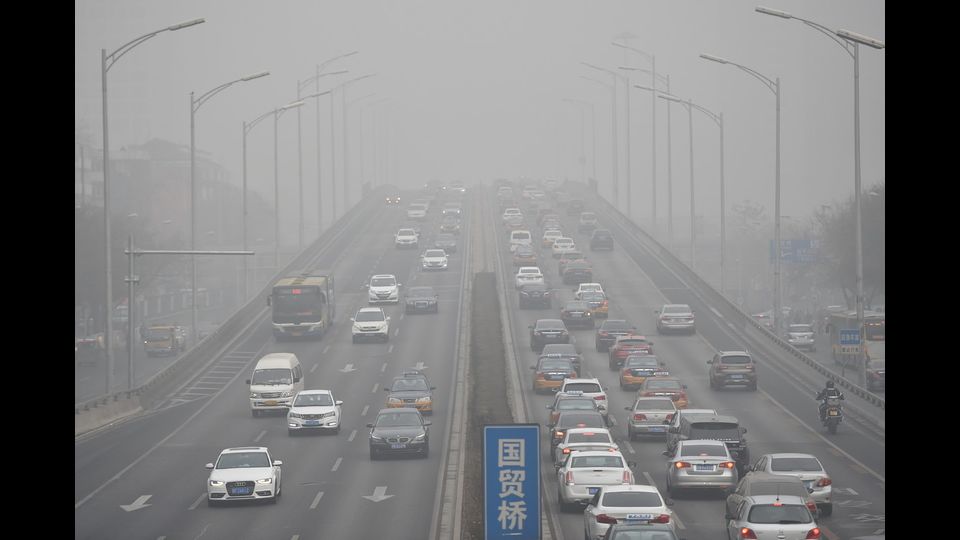 Cappa di smog soffoca le grandi citta' della Cina (Afp)&nbsp;