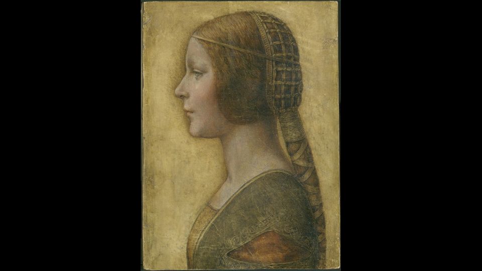 &nbsp;Ritratto di una Sforza (detto Bella principessa): gesso e inchiostro, matita nera, matita rossa e biacca su pergamena (33x23,9 cm) realizzato nel 1495 circa e conservata in una collezione privata, forse in Canada. Si tratta della pi&ugrave; recente attribuzione che riguarda Leonardo, cui si &egrave; arrivati in seguito a una serie di indagini scientifiche del 2009