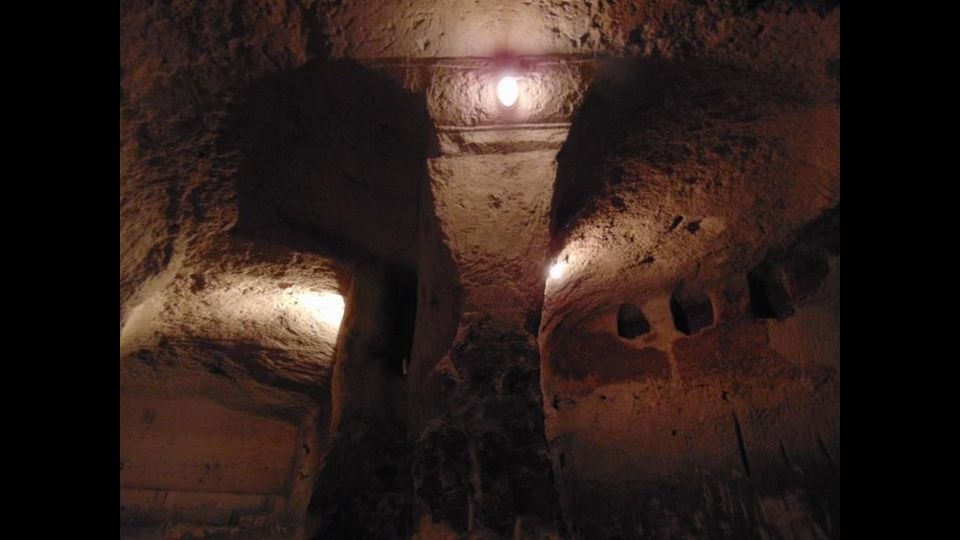 L'Ipogeo di Matera, cunicoli, depositi e vasche sotto i Sassi. Un sito che rafforza per Matera la definizione di citt&agrave; &quot;unica al mondo&quot;, dove uomo e natura non sono mai stati nemici (foto di Giuseppe Di Pietro, Agi)