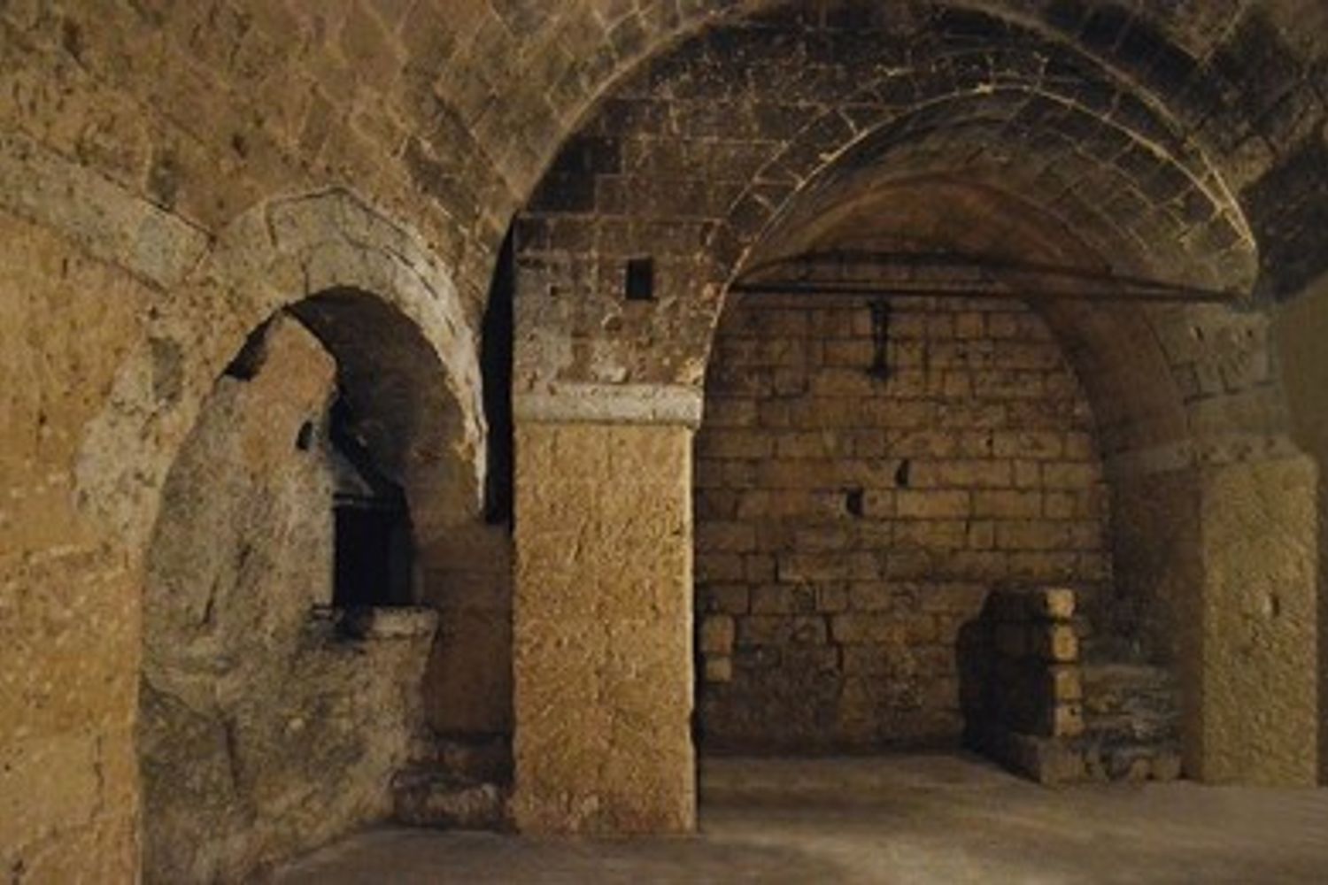 &nbsp;L'Ipogeo di Matera, cunicoli, depositi e vasche sotto i Sassi. Un sito che rafforza per Matera la definizione di citt&agrave; &quot;unica al mondo&quot;, dove uomo e natura non sono mai stati nemici (foto di Giuseppe Di Pietro, Agi)