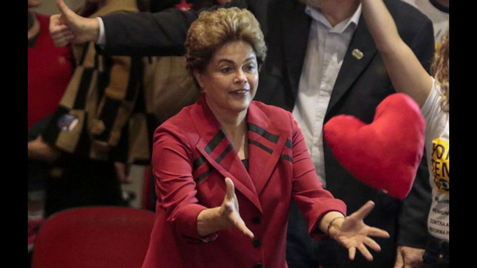 Il Brasile sospende il presidente Dilma Rousseff per l'impeachment che la porter&agrave; a perdere l'incarico (Foto Afp)&nbsp;