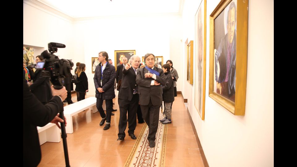 Il sindaco di Palermo, Leoluca Orlando e il figlio adottivo di Renato Guttuso, Fabio Carapezza Gattuso, tra le opere esposte nel museo che porta il nome del Maestro siciliano (foto museo Guttuso)
