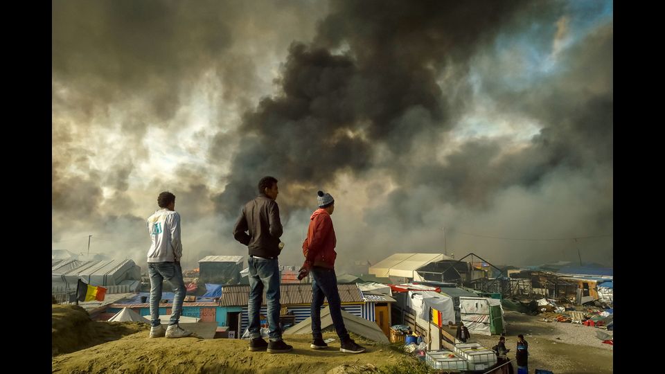 'Th Jungle', il campo profughi di Calais nel nord della Francia (foto Afp)