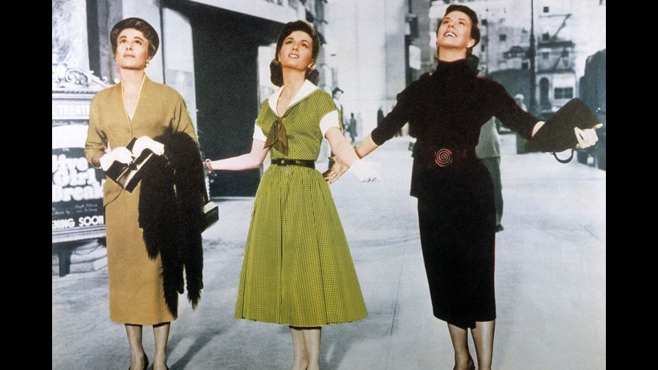 &nbsp;Debbie Reynolds con Helen Wood e Marge Champion in una scena di &quot;Tre ragazze a Broadway&quot;, 1952 (foto Afp)