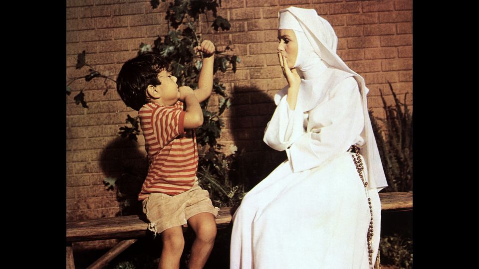 &nbsp;Debbie Reynolds in una scena del film &quot;The Singing Nun&quot;, 1966 (foto Afp)
