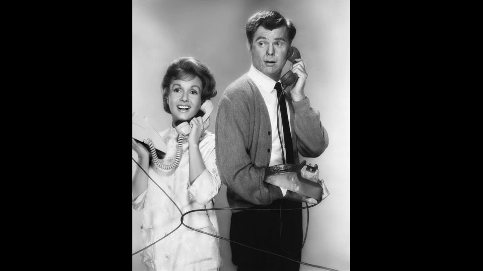 &nbsp;Debbie Reynolds e Barry Nelson in una scena del film &quot;La mia ex-moglie&quot;, 1963 (foto Afp)