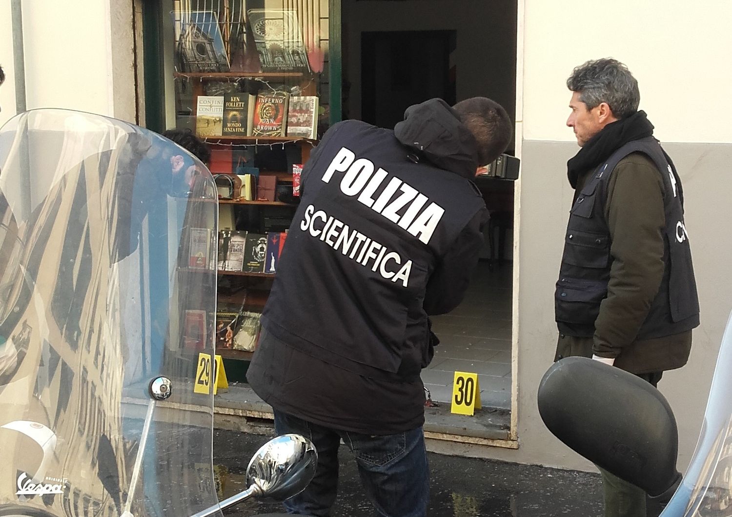 &nbsp;Polizia, ordigno scoppiato in libreria a Firenze