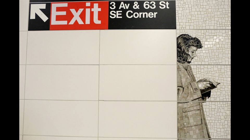 Un'opera di Jean Shin decora la nuova stazione della metropolitana di New York (Afp)