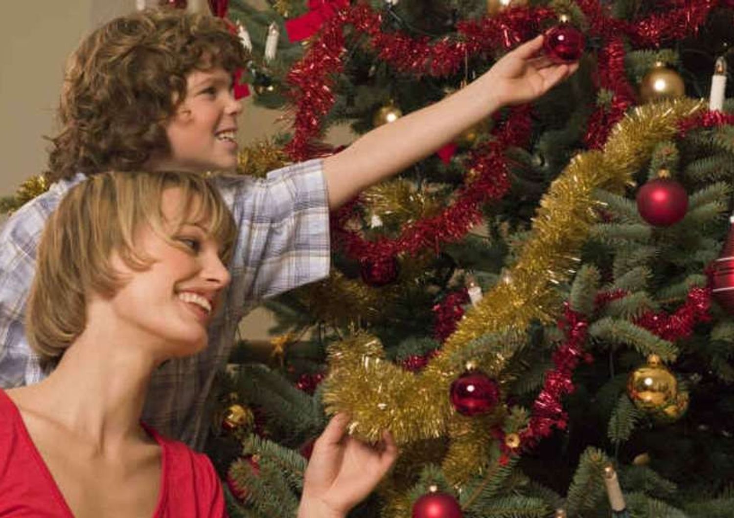 Natale: 8 italiani su 10 addobbano albero, si ricicla il vecchio
