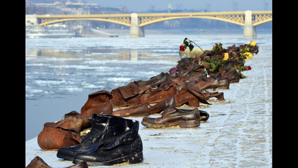 Le scarpe sul danubio a outlet budapest