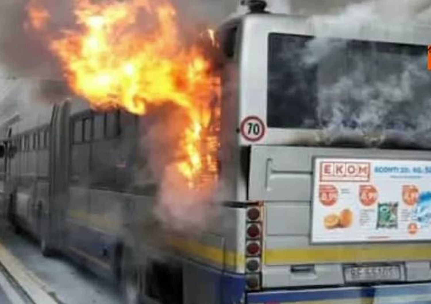 &nbsp;Bus incendiato a Lingotto Torino