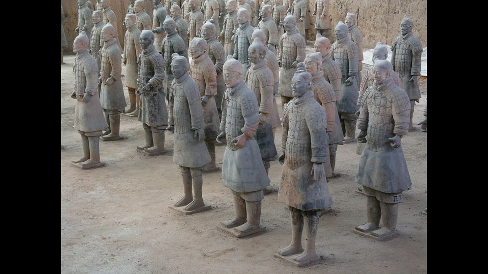 L'esercito di terracotta,&nbsp;risalente al regno di Qin Shi Huang primo imperatore della Cina, fondatore della dinastia Qin (foto Afp)