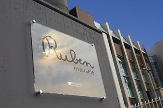 &nbsp;Insegna ristorante Ruben