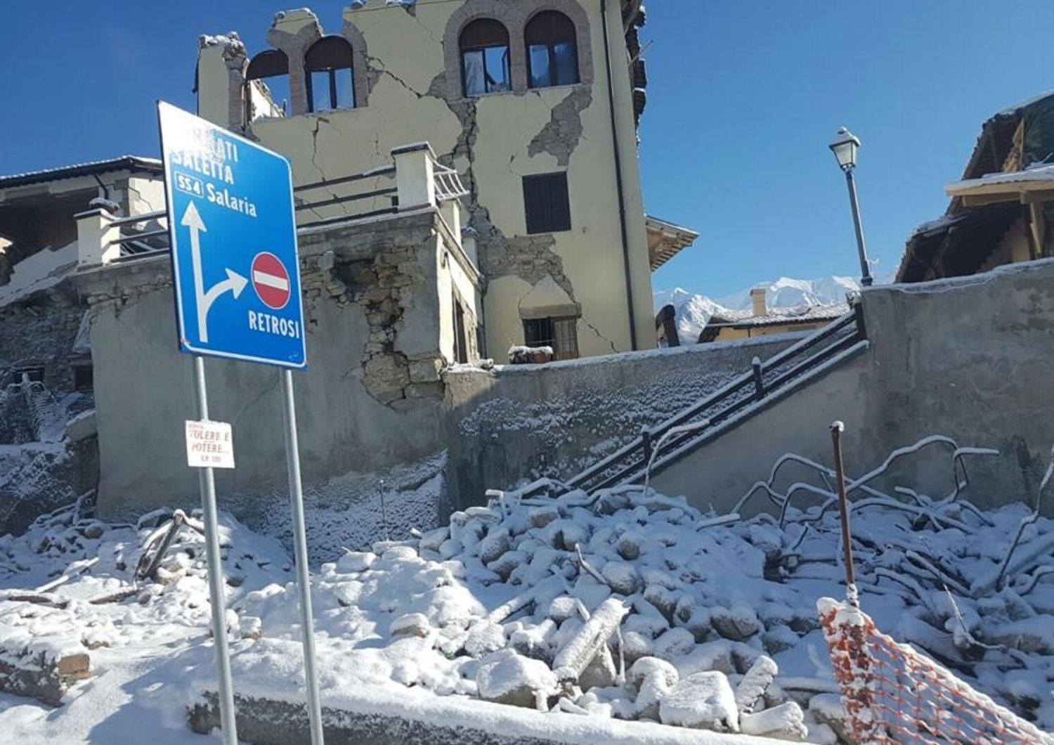 &nbsp;La neve ad Amatrice (Twitter)