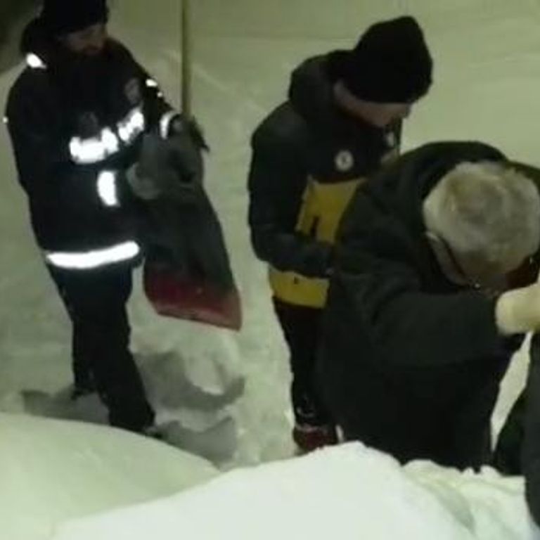 Gdf i soccorsi all'hotel Rigopiano