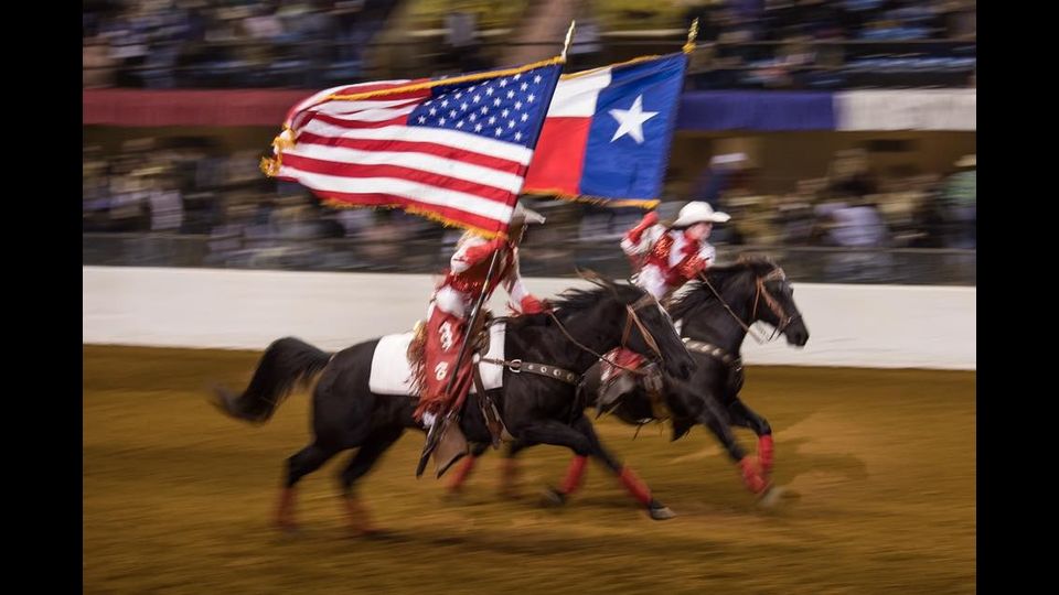 La grande entrata al Fort Worth Stock Show &amp; Rodeo