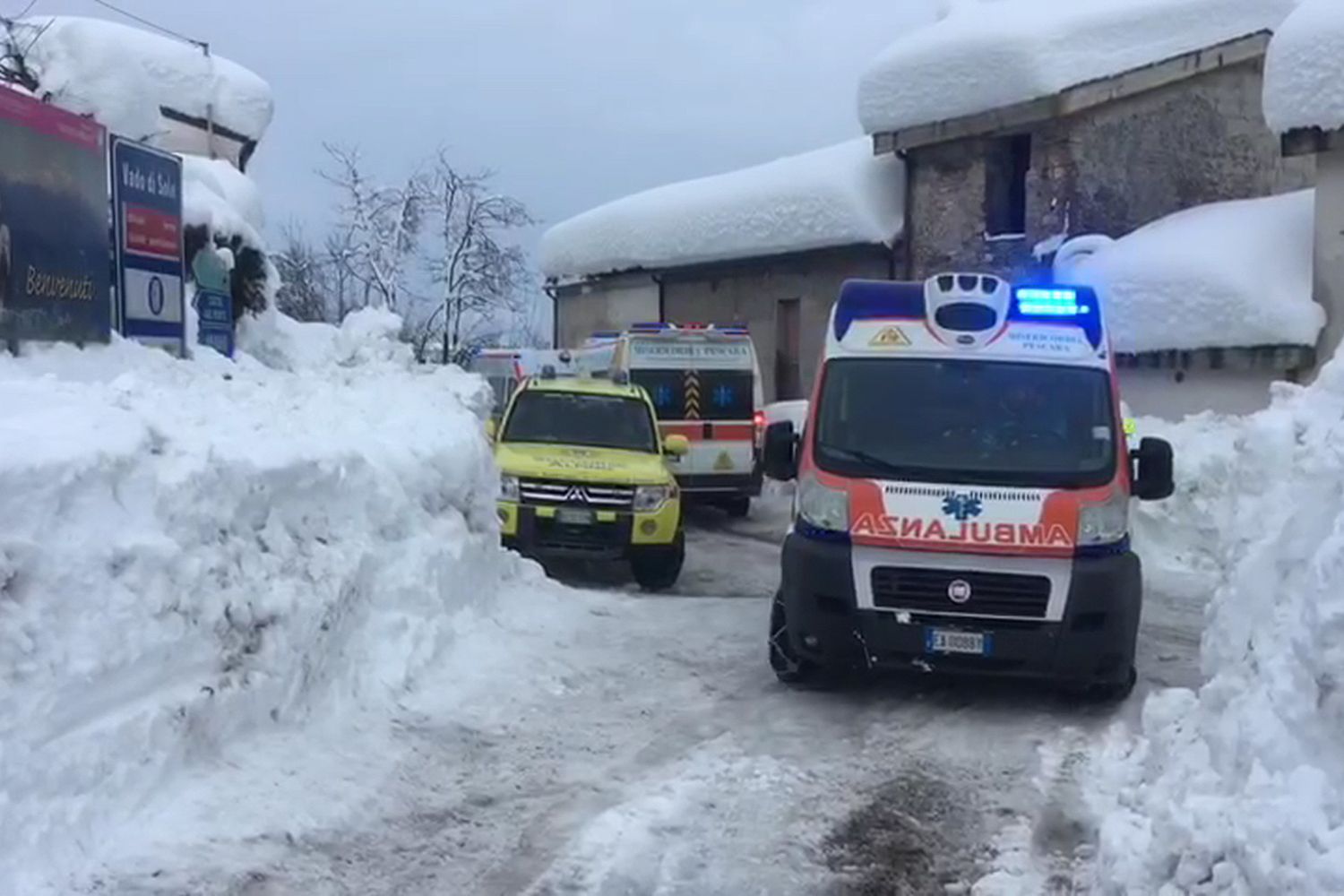 &nbsp;soccorsi nell'hotel Rigopiano (agf)