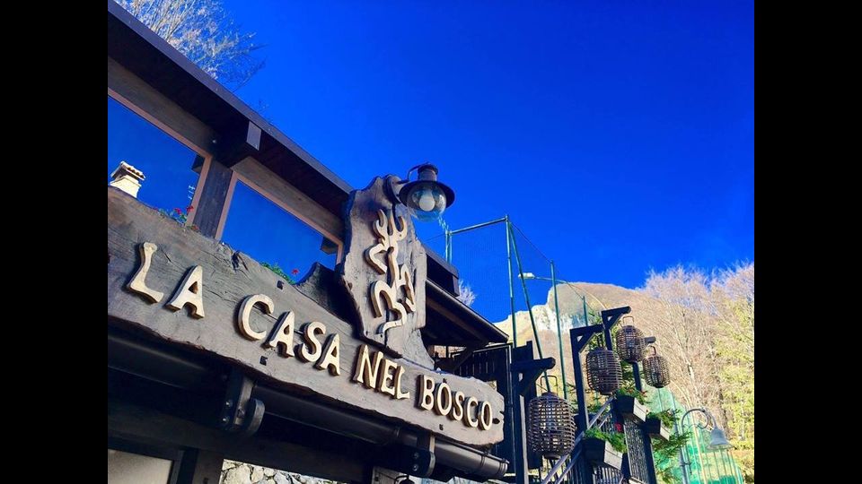 &nbsp; Hotel Rigopiano, 'La casa nel bosco' (foto Facebook)