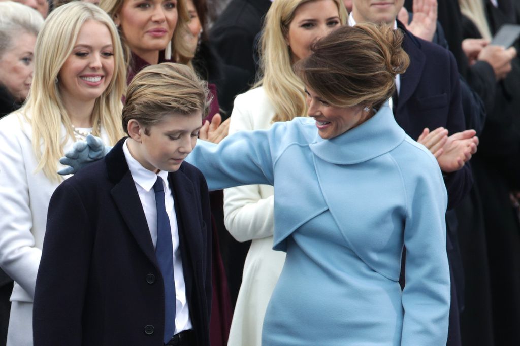 &nbsp;Melania Trump con il figlio Barron (Foto Afp)