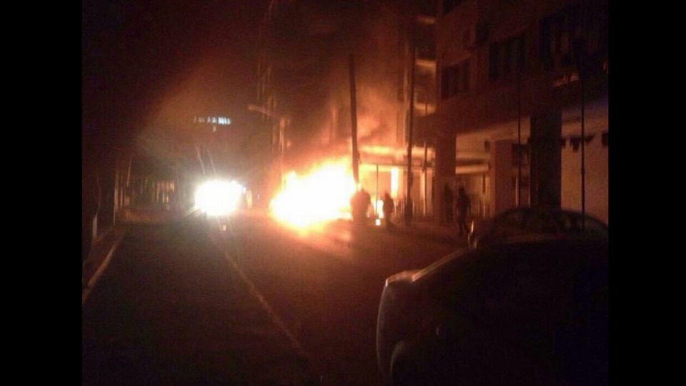 Una autobomba &egrave; esplosa nel cuore di Tripoli vicino all'ambasciata d'Italia nel quartiere di Dahra sul lungomare, riaperta da pochi giorni. L'annuncio della riapertura era stato dato da Paolo Gentiloni quando era ministro degli Esteri&nbsp;durante il forum Viva l'Italia all'Agi.