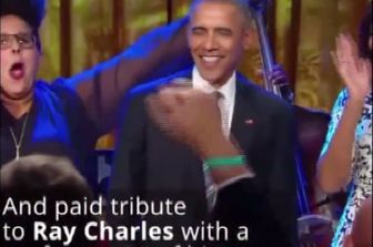Obama cantante, omaggio della Cbs all&#39;ex presidente