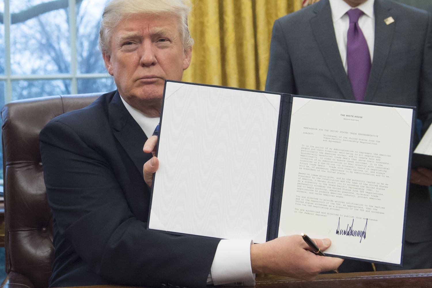 Donald Trump, firma il Trans-Pacific Partnership (afp)&nbsp;
