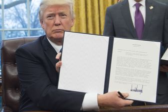 Donald Trump, firma il Trans-Pacific Partnership (afp)&nbsp;