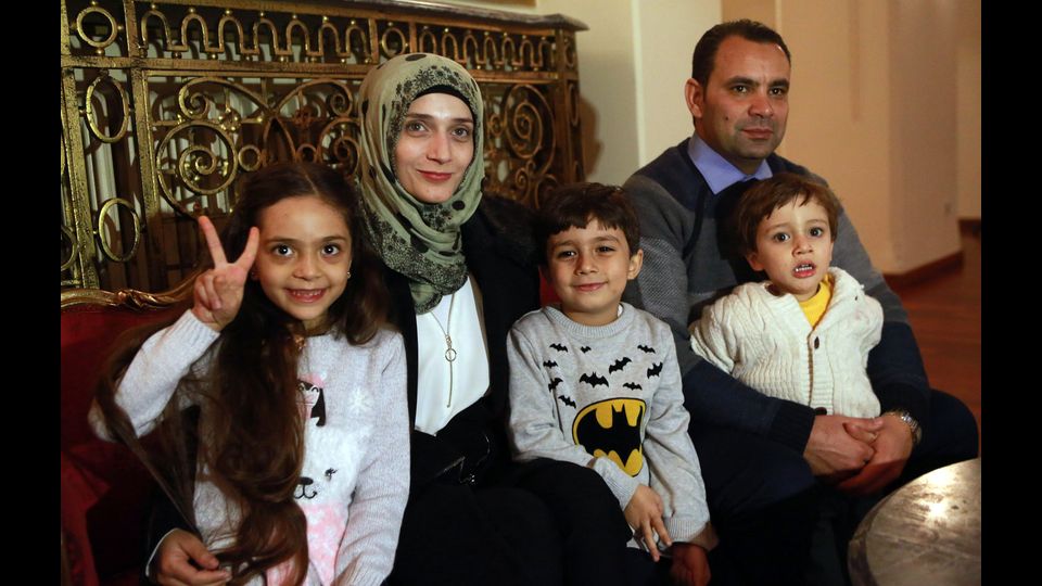 Bana al-Abed, la bambina che twittava da Aleppo, insieme alla sua famiglia ad Ankara, Turchia (Afp)&nbsp;