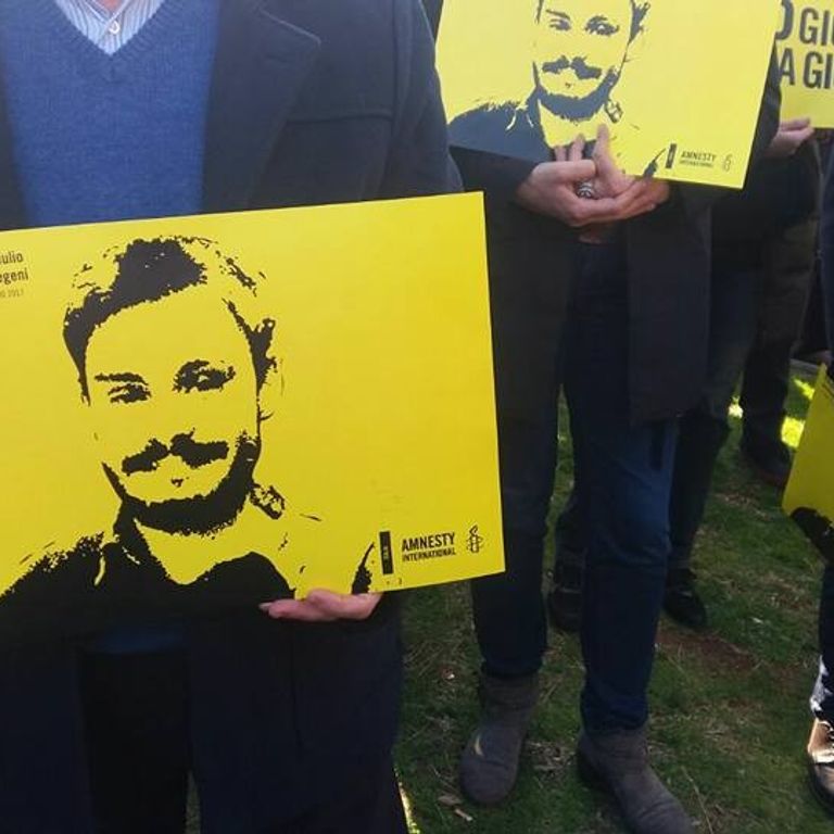 &nbsp;Da Milano a Roma, le piazze si riempiono per Regeni (foto dal profilo Facebook di Amnesty International)