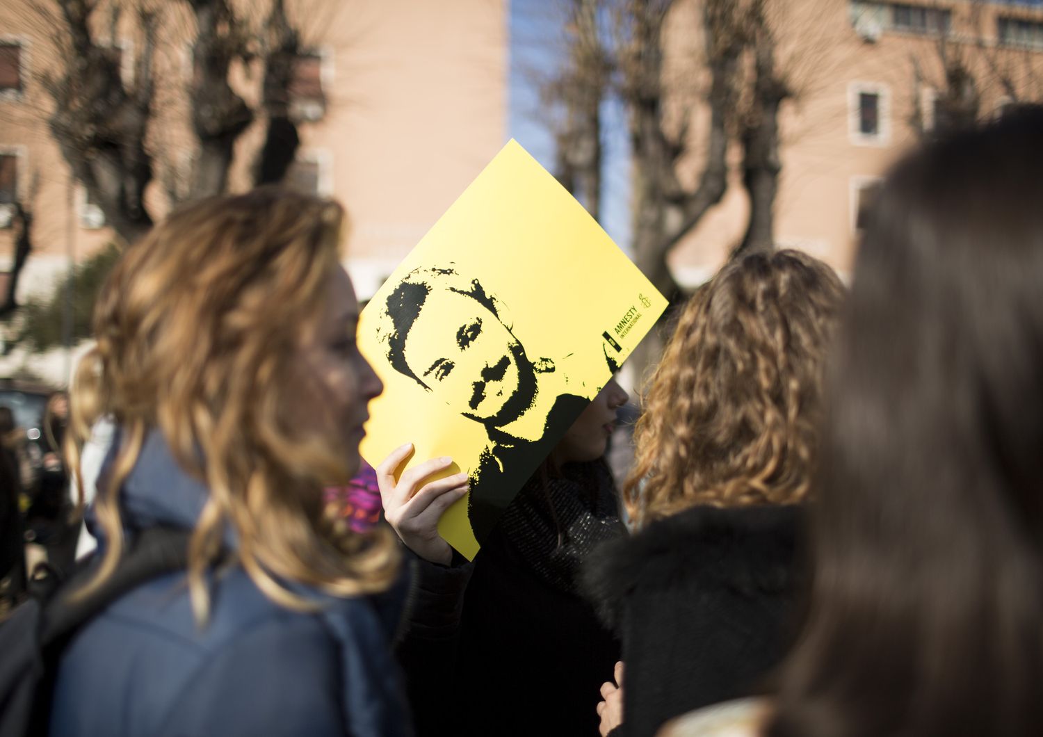 Roma, flashmob di Amnesty International presso l'Universit&agrave; La Sapienza per celebrare i 365 giorni dalla morte dello studente italiano Giulio Regeni, rapito e torturato a morte in Egitto (foto Afp) hoto