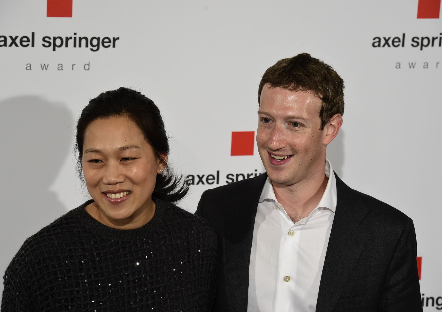 Mark Zuckerberg e la moglie Priscilla (Afp)&nbsp;