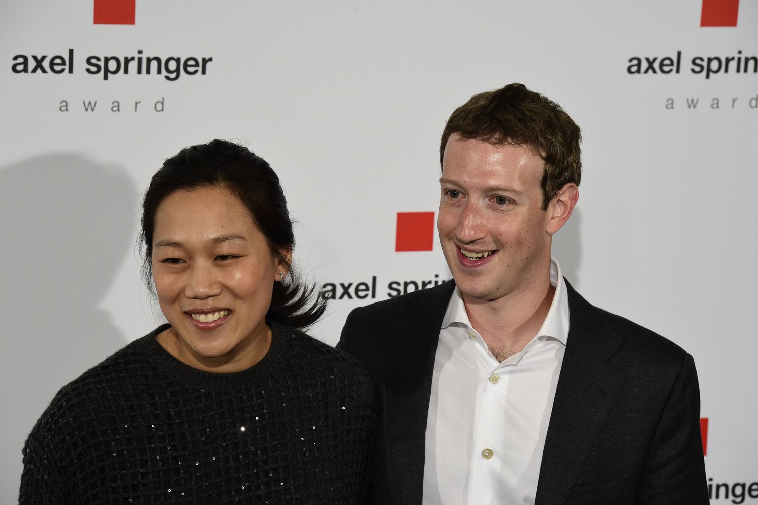 Mark Zuckerberg e la moglie Priscilla (Afp)&nbsp;