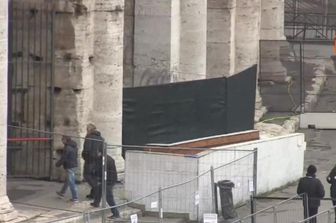 &nbsp;Scritte su Colosseo (AgenziaVista)