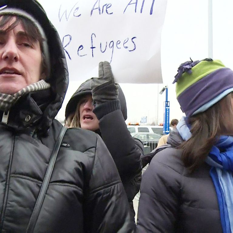 proteste all'aeroporto JFK di New York&nbsp;