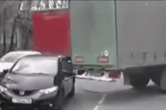 tir aggancia macchina&nbsp;