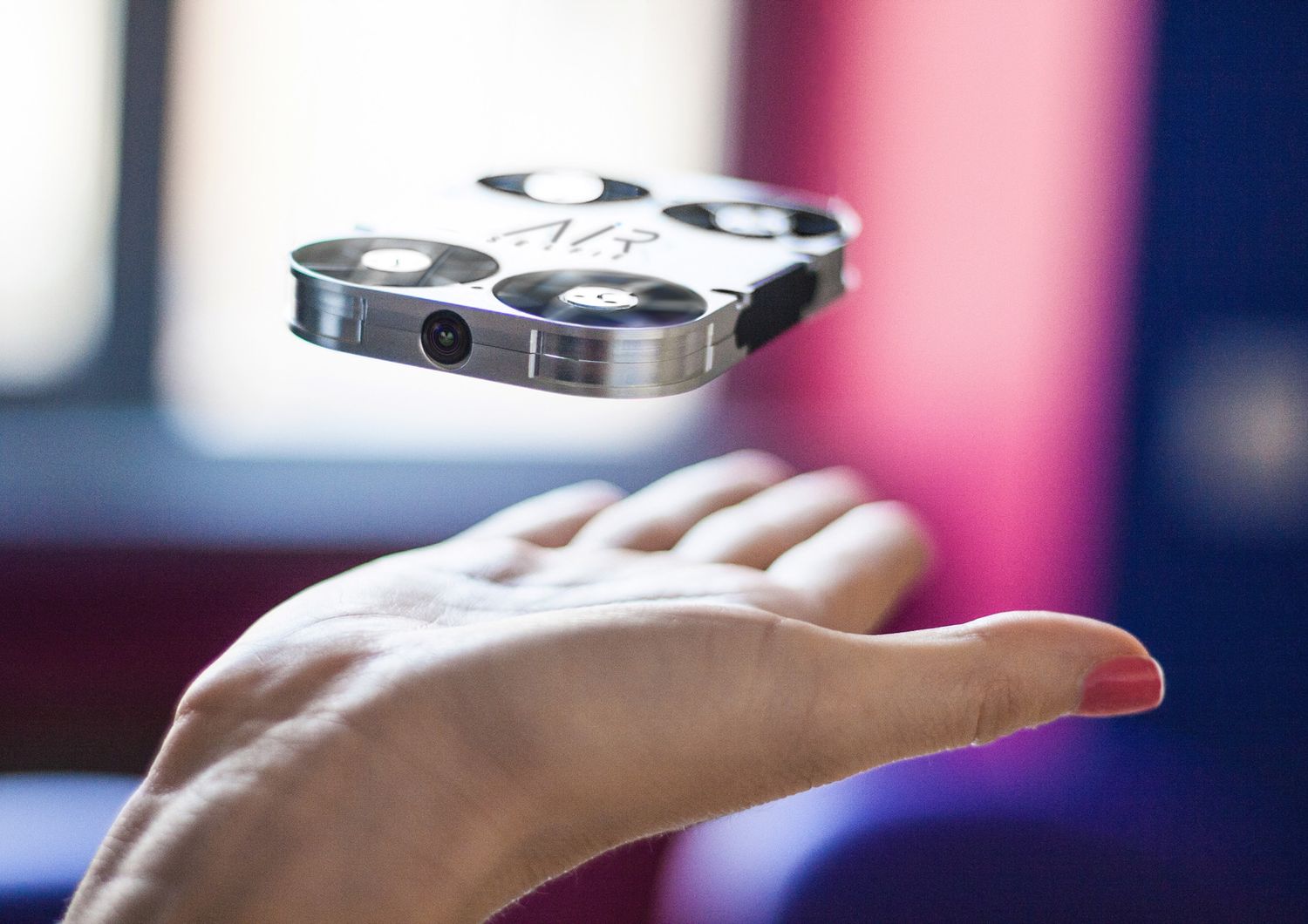 Il selfie estremo vola con un drone (progettato da un italiano)