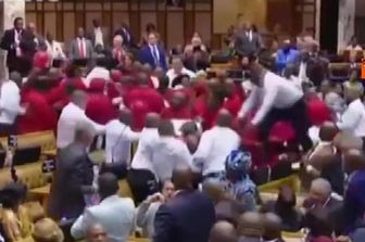 &nbsp;Rissa parlamento sudafricano (AgenziaVista)