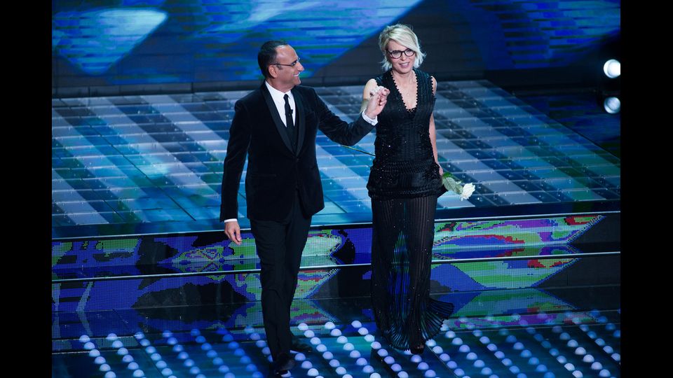 Carlo Conti con Maria De Filippi (Afp)&nbsp;