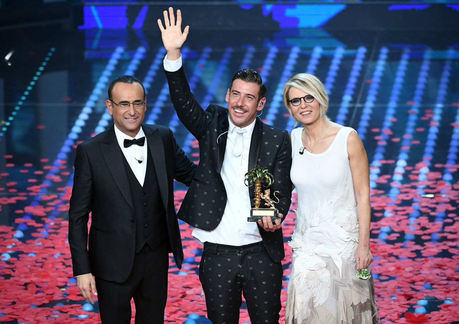Francesco Gabbani, vincitore del Festival di Sanremo con Carlo Conti e Maria de Filippi (Agf)&nbsp;