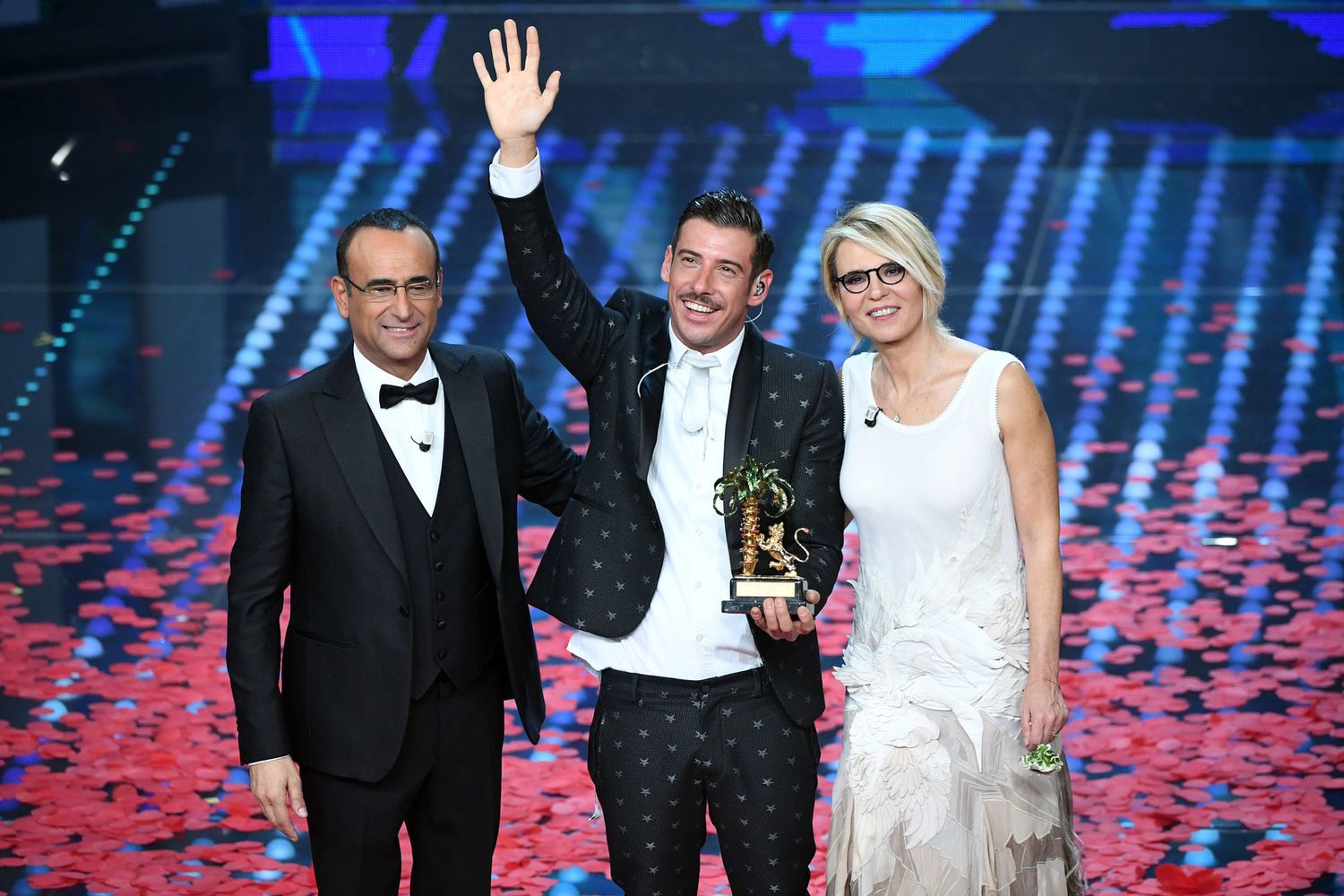 Francesco Gabbani, vincitore del Festival di Sanremo con Carlo Conti e Maria de Filippi (Agf)&nbsp;